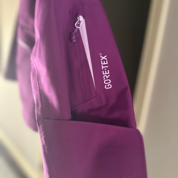 Marmot women’s jacket - Picture 6 of 8